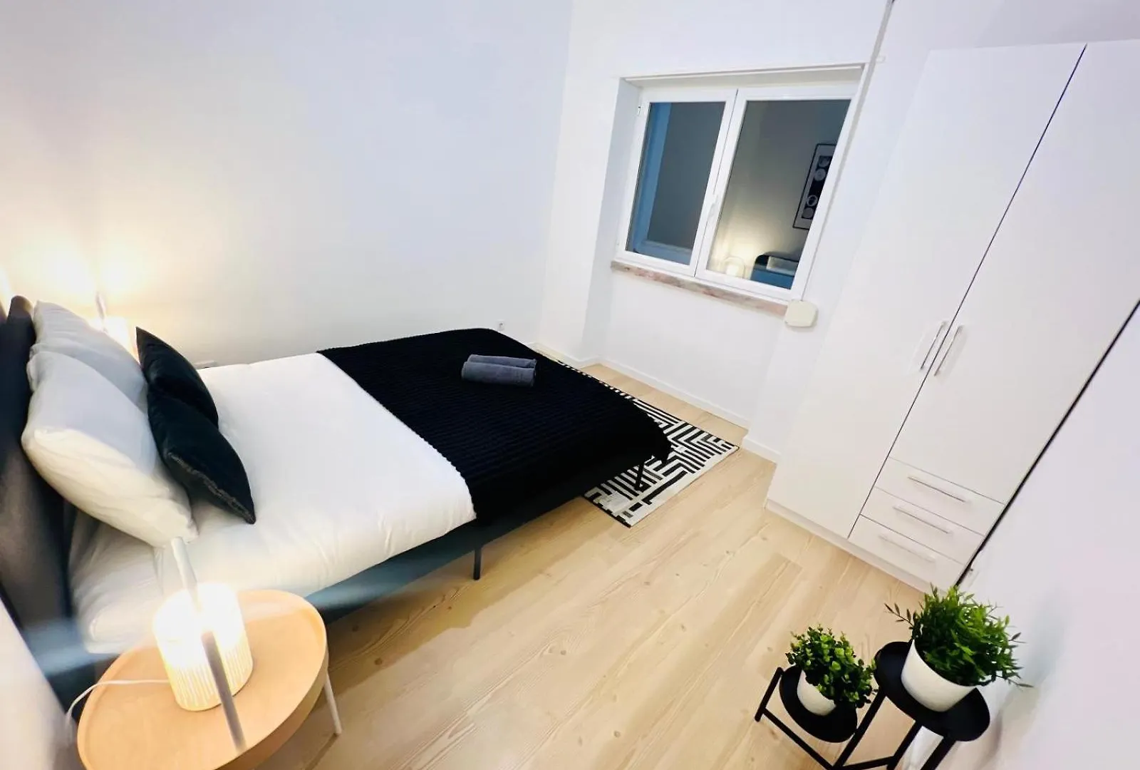 Top Central Lisbon Rooms, Ideal Location For Tourists