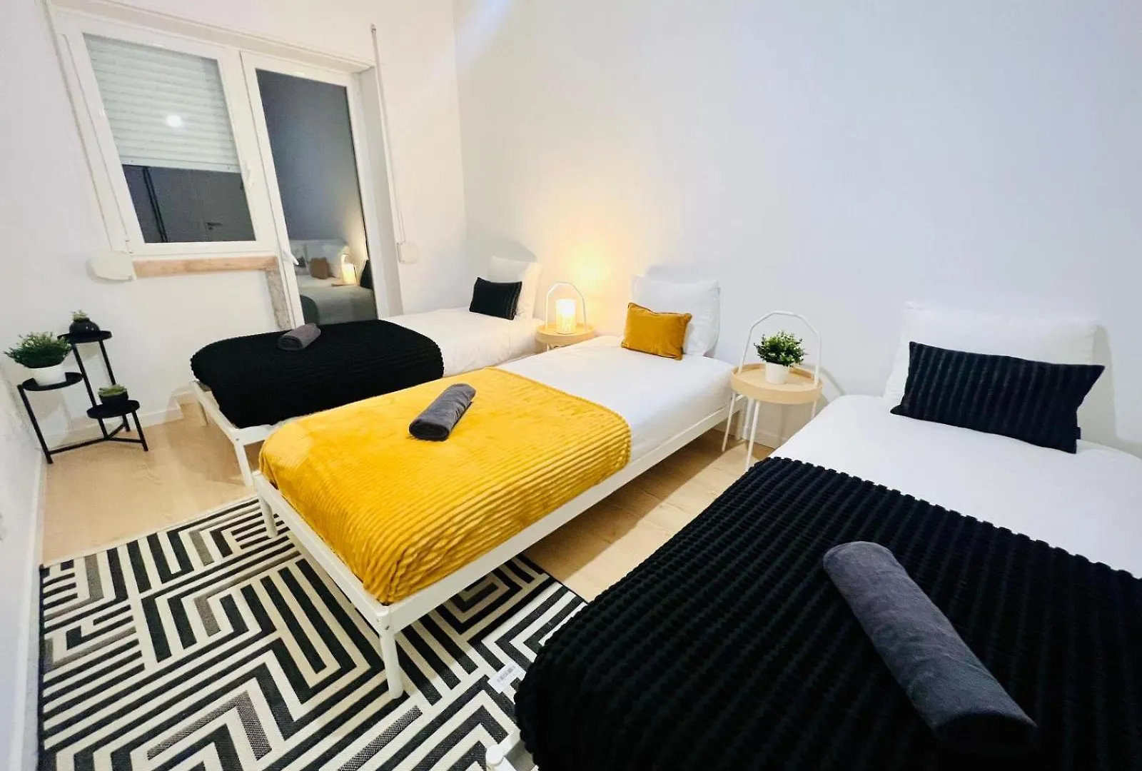 Top Central Lisbon Rooms, Ideal Location For Tourists