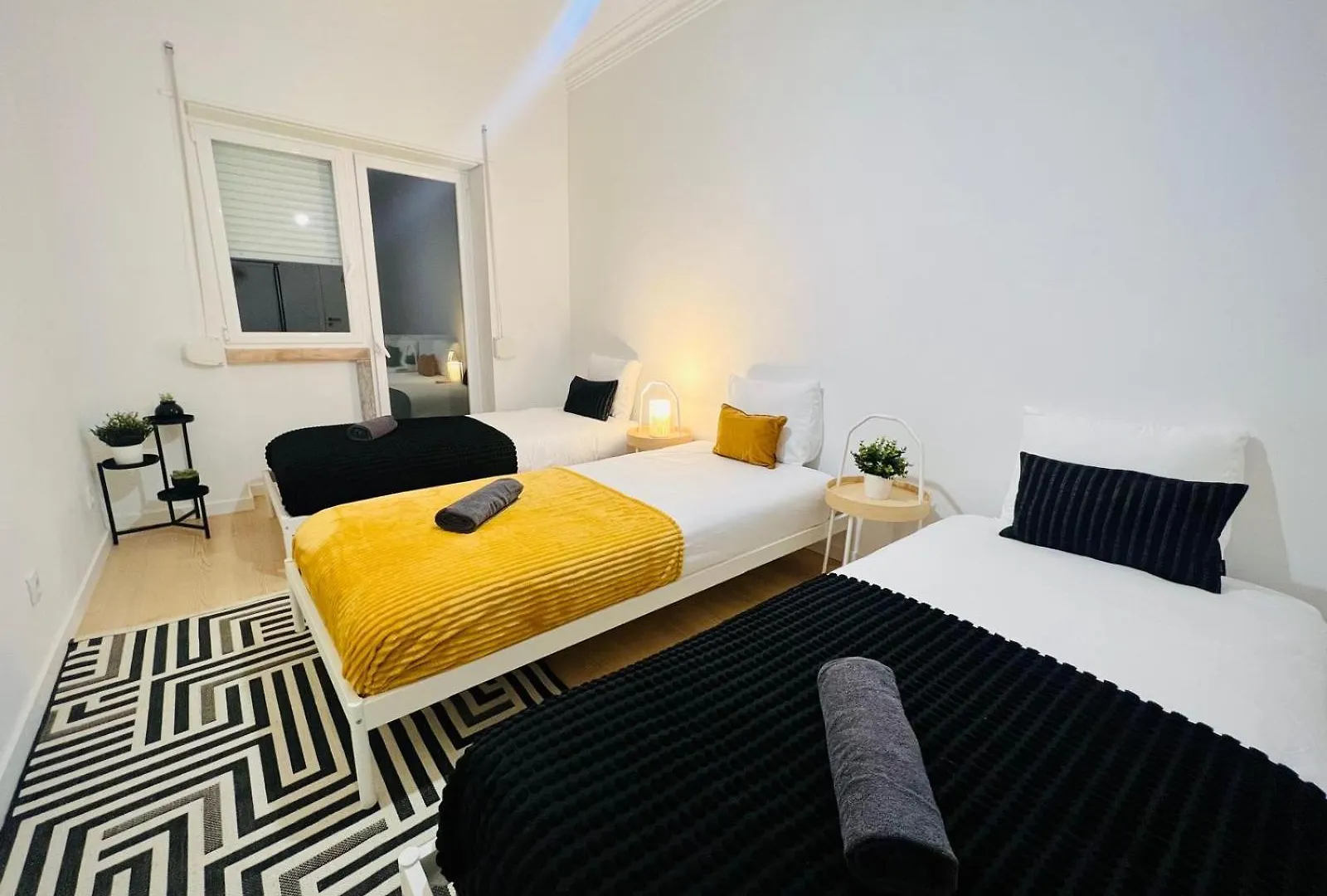 Top Central Lisbon Rooms, Ideal Location For Tourists